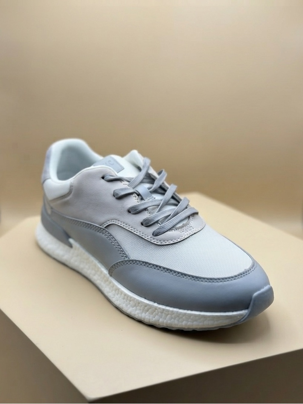 🖤🖤 Kenneth Cole | the Life-Lite Retro Sneaker in Light Grey Sz 11.5 M